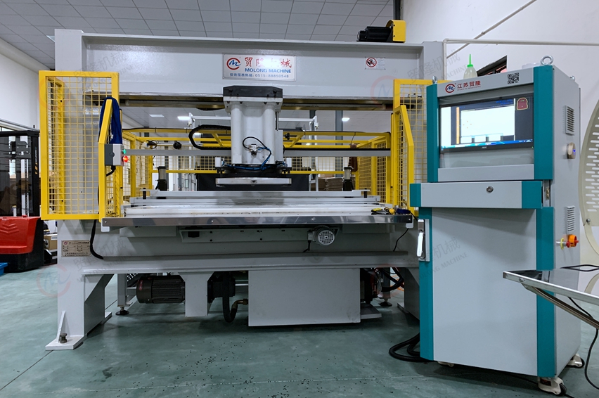 电脑数控龙门移动头式裁断机 电脑数控龙门移动头式裁断机