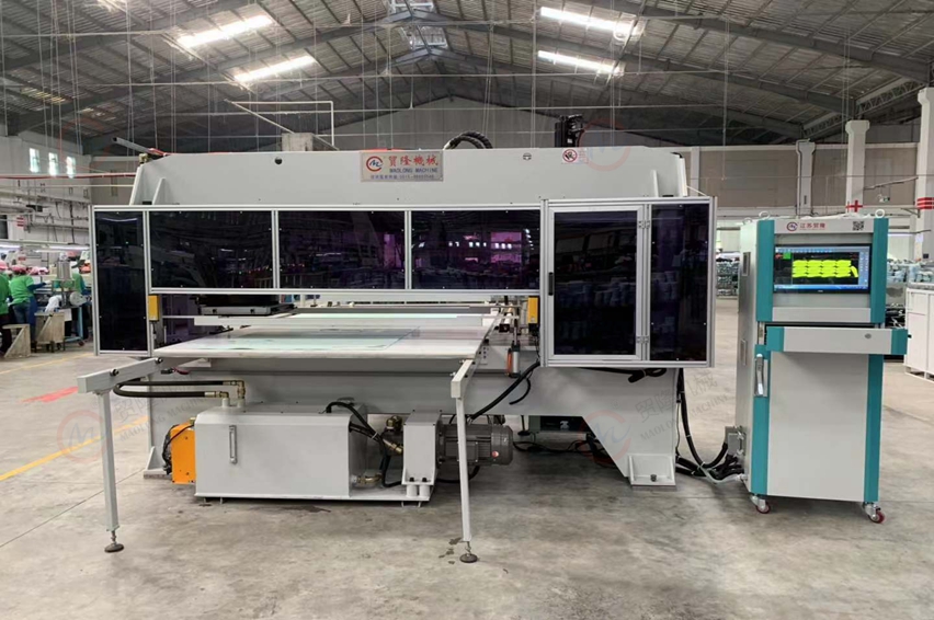 电脑排版自动换刀裁断机 电脑排版自动换刀裁断机