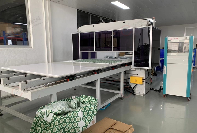 全自动CCD成像定位裁断机 全自动CCD成像定位裁断机