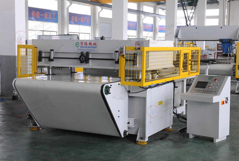 汽车内饰件门把手成型裁断机 汽车内饰件门把手成型裁断机