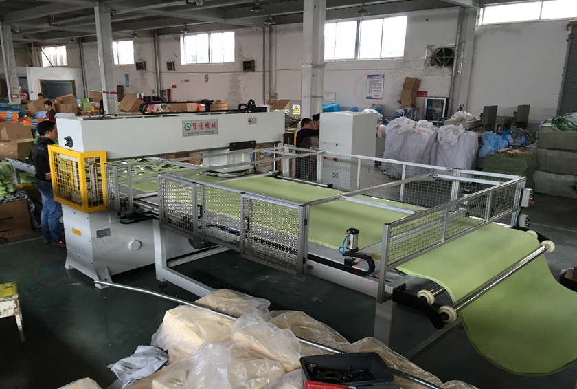 全自动锅贴 手套裁断机 全自动锅贴 手套裁断机