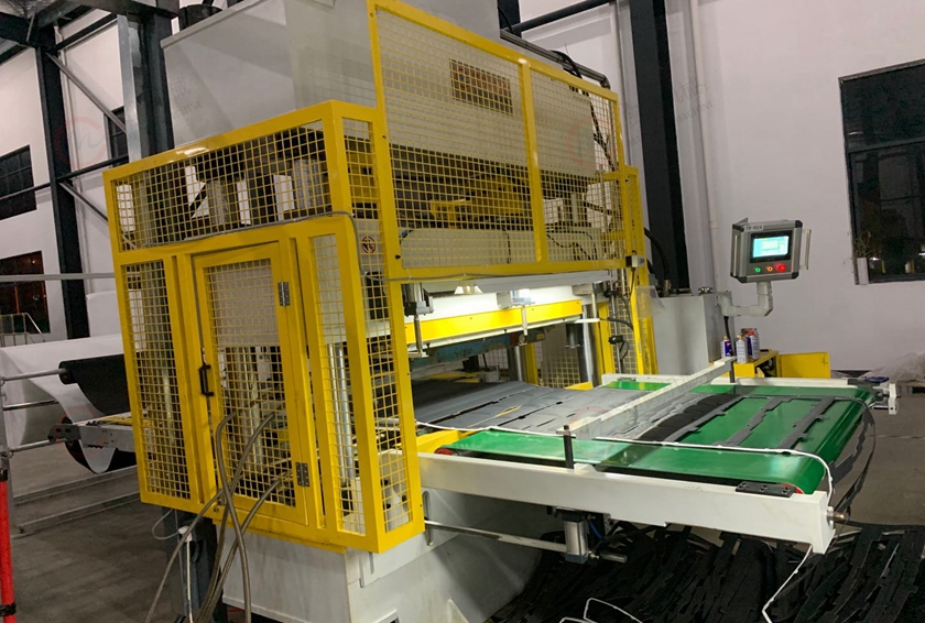 长沙汽车电瓶保护罩裁断机 长沙汽车电瓶保护罩裁断机