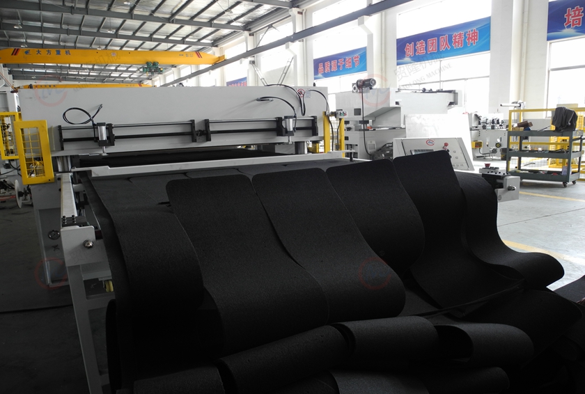 汽车无纺布工具包成型裁断机 汽车无纺布工具包成型裁断机