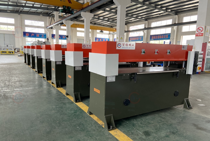 箱包鞋帽四柱液压裁断机 箱包鞋帽四柱液压裁断机