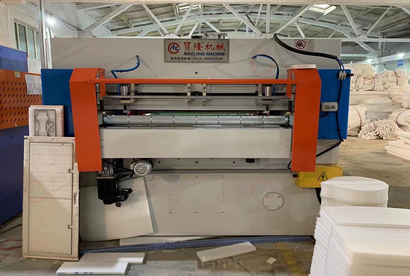 珍珠棉自动送料裁断机 珍珠棉自动送料裁断机