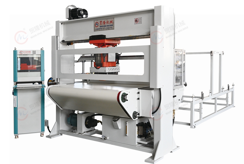 全自动电脑排版制帽裁断机 全自动电脑排版制帽裁断机