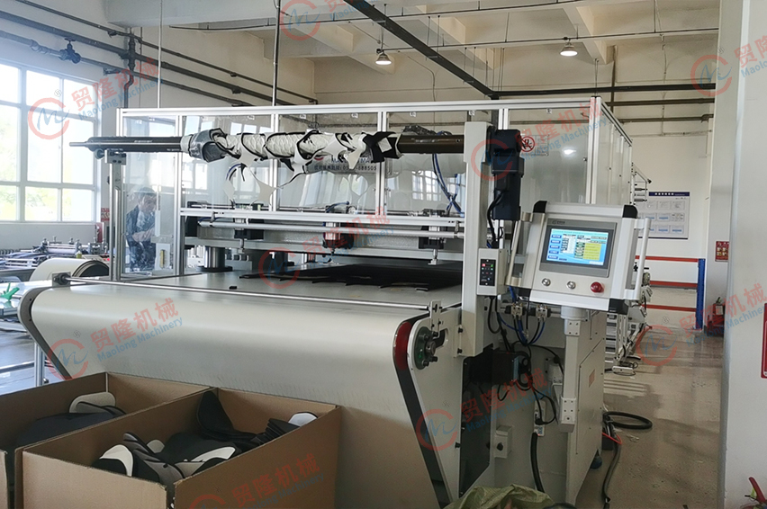 输送带式精密四柱液压裁断机 输送带式精密四柱液压裁断机