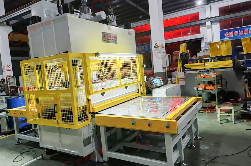 深圳汽车座椅背板蜂窝板封边成型裁切机 深圳汽车座椅背板蜂窝板封边成型裁切机