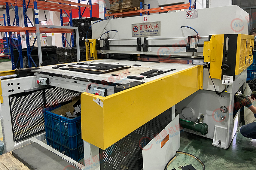 双工位自动送料裁断机 双工位自动送料裁断机