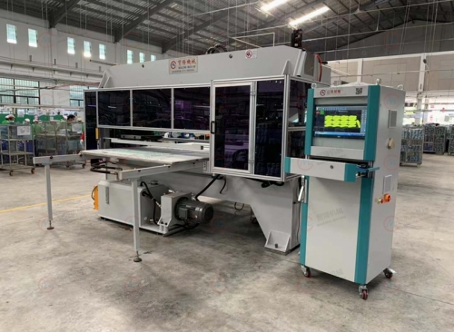 泛亚电竞·(中国)电子竞技平台 电脑排版自动换刀裁断机