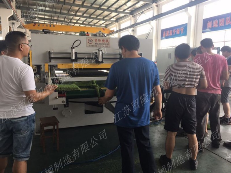 全自动仿制地毯裁断机 全自动仿制地毯裁断机