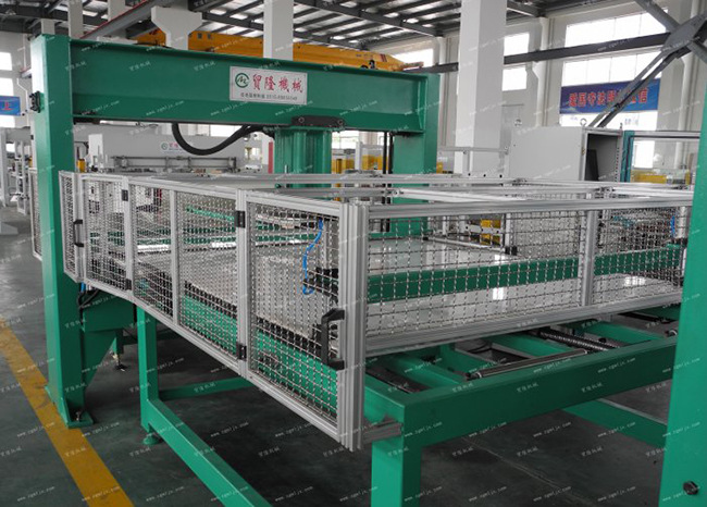 全自动制鞋制帽裁断机 全自动制鞋制帽裁断机